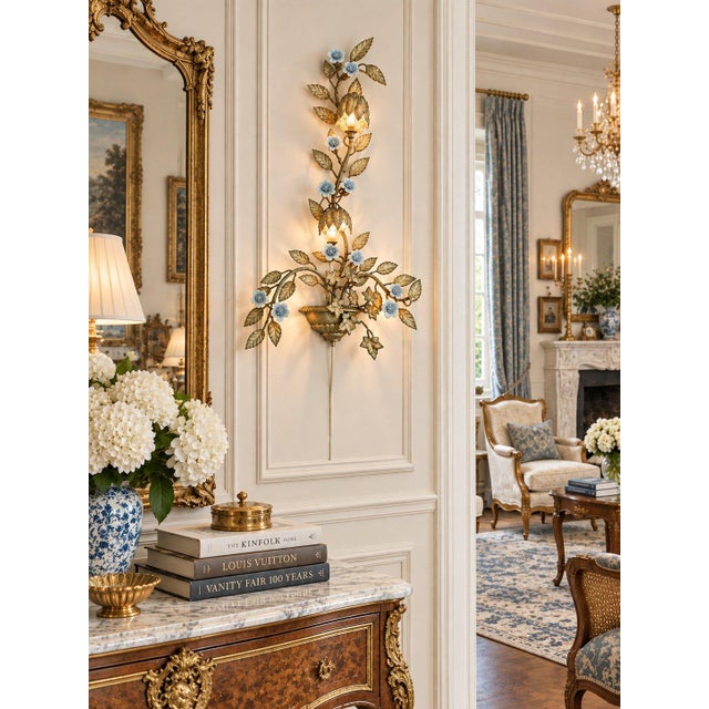 Gold Vintage Italian Florentine Style Tole Metal Leaf Flowers Wall Sconce For Sale - Image 8 of 8