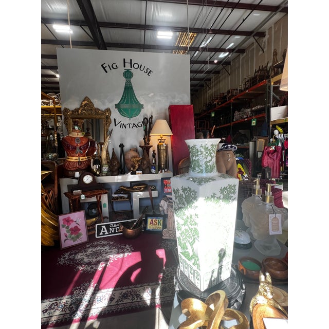 1970s 1970s Green and White Asian Style Detailed Ceramic Vase With Stand For Sale - Image 5 of 5