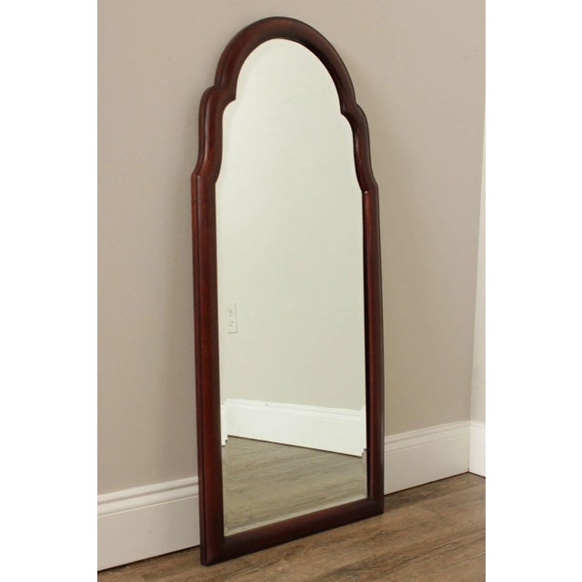 High Quality Vintage Carved Wood Keyhole Frame Mirror with Beveled Glass