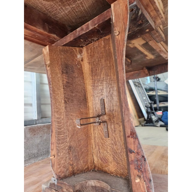 Antique Hoffmann & Co. Expanding Oak Pedestal Dining Table – Early 1900s For Sale - Image 4 of 13