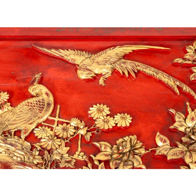 Early 20th Century Chinoiserie Gilt and Black Lacquered Low Table For Sale - Image 5 of 9