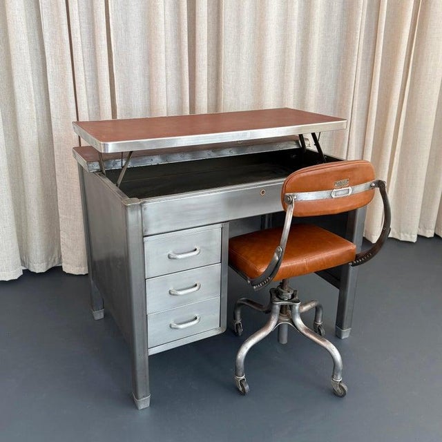 1940s Industrial Mid-Century Brushed Steel Military Desk With Leather Pop-Up Top For Sale In New York - Image 6 of 12