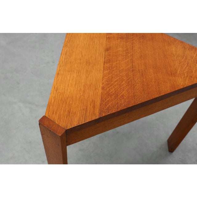 Mid-Century Modern Triangular Oak Stacking Tables, France, 1960s, Set of 3 For Sale - Image 3 of 14