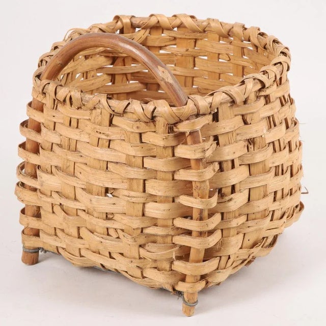 An old swed basket in great size and original color. A handle, because in Sweden the baskets were previously hung on the...