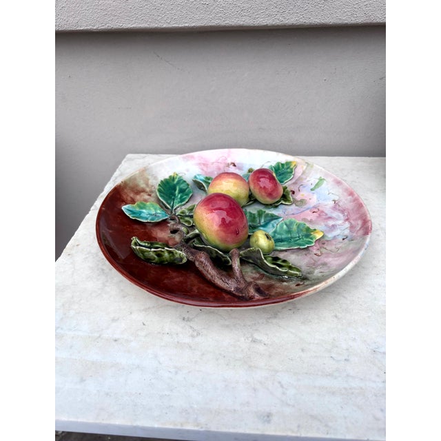 Large 19th Century French Majolica apples platter Fives Lille. Diameter / 12,3 inches.
