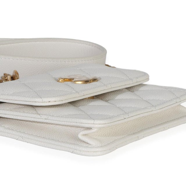 White Quilted Caviar Twist Your Buttons Coin Purse With Chain For Sale In New York - Image 6 of 9