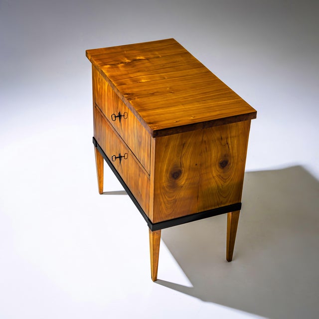 Small Biedermeier Chest of Drawers, 1820 For Sale - Image 4 of 11