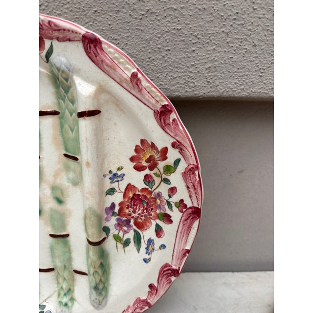 Late 19th Century 19th Century Longchamp Majolica Asparagus Plate With Flowers For Sale - Image 5 of 6