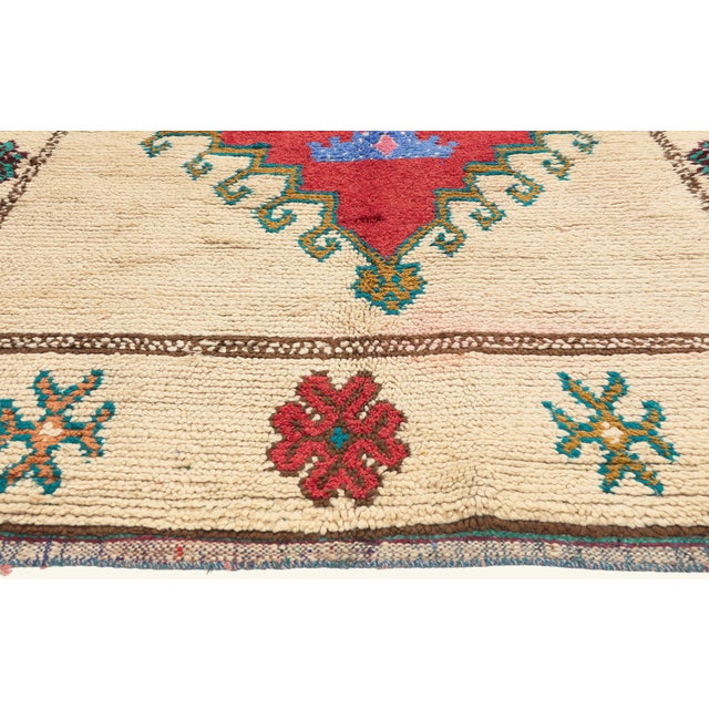 Berber Tribes of Morocco Vintage Azilal Moroccan Rug, 05'03 X 07'05 For Sale - Image 4 of 10