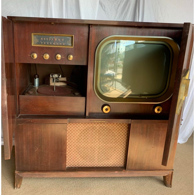Mid-Century Modern 1954 Motorola Model 20f1 Television, Radio, Record Cabinet For Sale - Image 3 of 10
