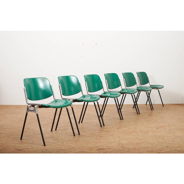 Castelli DSC 106 Stacking Chair in Chrome-Plated Tubular Steel by Giancarlo Piretti for Anonima Castelli, 1965 For Sale - Image 4 of 12