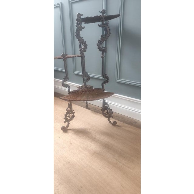 Victorian Cast Iron Three-Tier Plant Stand / Jardinière Stand – Aesthetic Movement – Fan Motif An exceptional and highly...