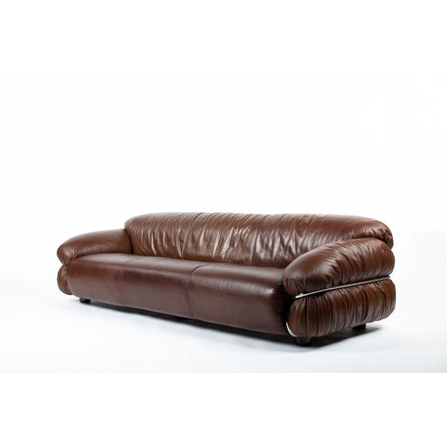 This iconic “Sesann” sofa was designed by Italian designer Gianfranco Frattini and produced by Cassina in the 1970s. A...