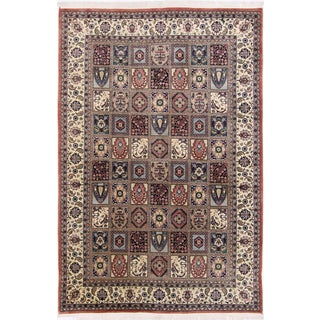 Vintage Hand-Knotted Rug in Wool For Sale