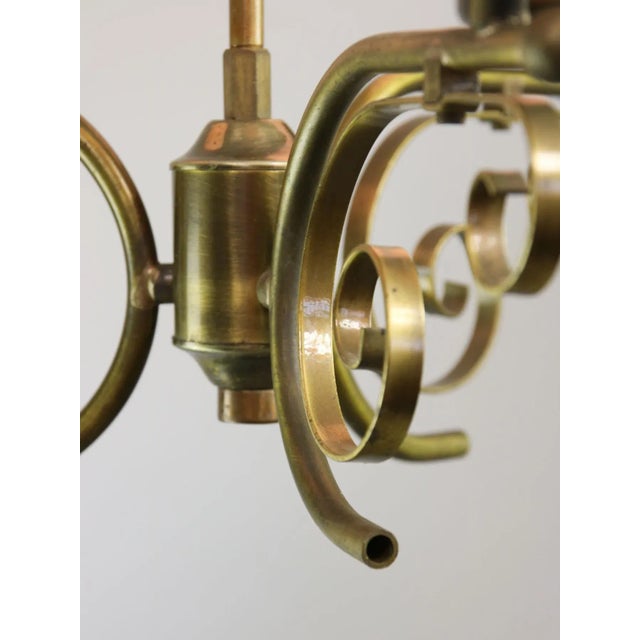 Takes 3x regular size size e14 light bulb (not included). for us/canadian customers, an adapter for the lightbulb (e14 to...