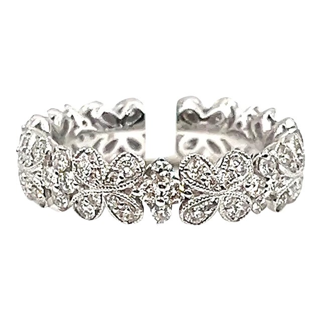 1.25 Ct Flower Shape Diamond Band Size 6 For Sale