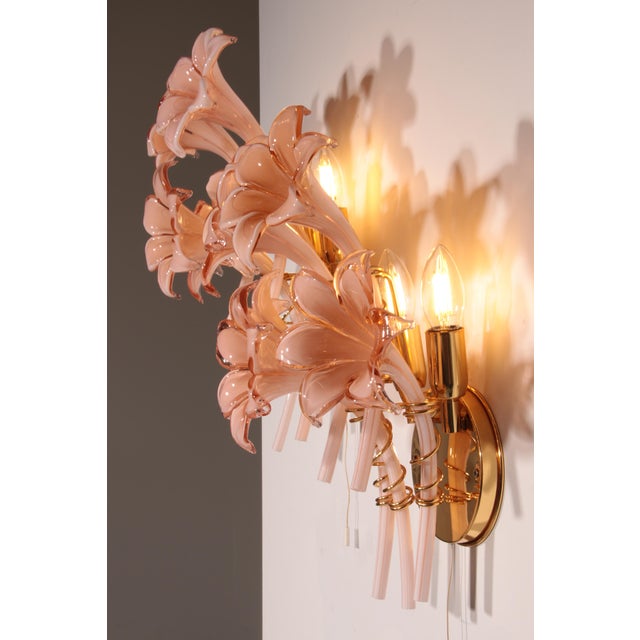 Hollywood Regency Pink Lily Spectacular Murano Wall Lamps by Franco Luce, 1970, Set of 2 For Sale - Image 3 of 10