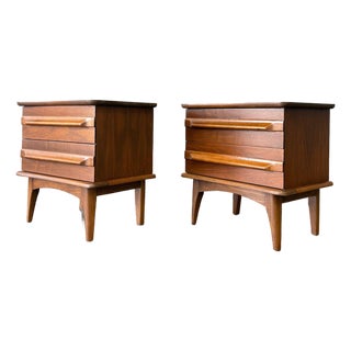 Pair of 1960s Walnut Nightstands by United Furniture Co., Attributed For Sale