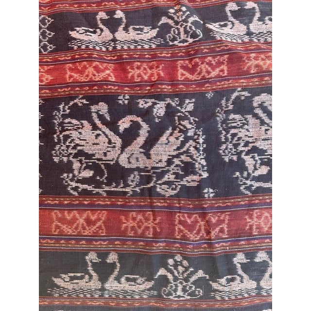 Nice Mid-Century Indonesian Ikat, with beautiful tribal design and nice colours, handmade on cotton foundation.