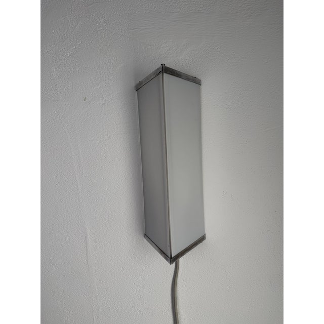 Ivory Modernist Geometric Wall Lamp in Glass and Metal, 1960s For Sale - Image 8 of 15