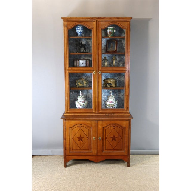19th Century Walnut Display Cases, Set of 2 For Sale - Image 10 of 15