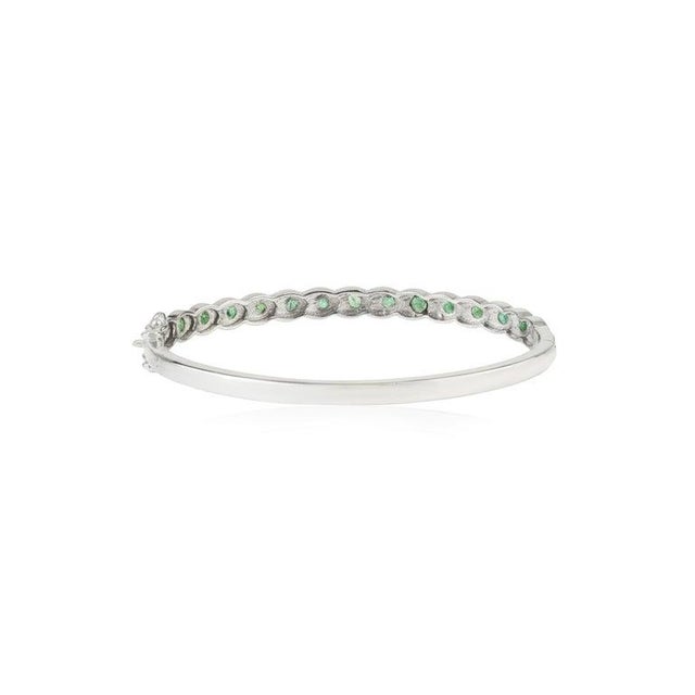 Green Mid-Century Round Cut Emerald Gemstone Bangle Bracelet in 925 Solis Silver For Sale - Image 8 of 11