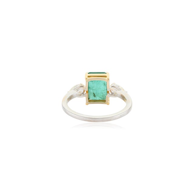 Metal 18k Gold Natural Emerald Cocktail Diamond Ring Gifts for Mom Size 6.5 For Sale - Image 7 of 12
