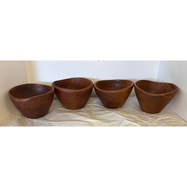 Vintage Mid-Century Benjamin & Medwin Wooden Salad Bowls, Made in Thailand – Set of 4 For Sale - Image 4 of 9