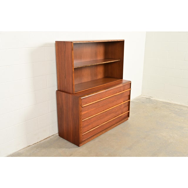 Widdicomb Robsjohn-Gibbings for Widdicomb Mid-Century Modern Sculpted Walnut Chest of Drawers With Bookcase Hutch Top, 1950s For Sale - Image 4 of 14