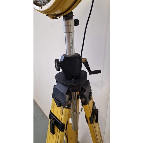 English Floor Lamp in Metal, 1960s For Sale - Image 8 of 12