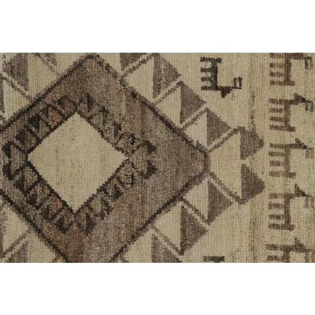 1950s Vintage Gabbeh Tribal Runner in Gray, Beige, Brown Tribal Pictorial Patterns For Sale In New York - Image 6 of 8
