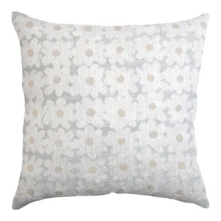 Kevin O'Brien Daisy Shell 18" Performance Pillow For Sale