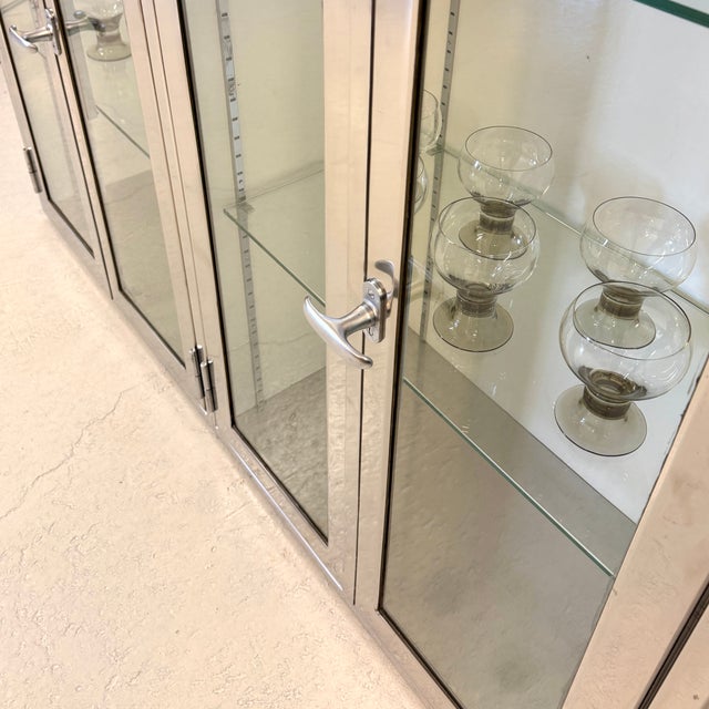 Silver Large Vintage Display Case in Stainless Steel and Glass, 1960s For Sale - Image 8 of 10