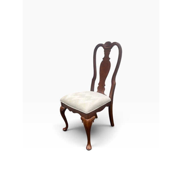Queen Anne Late 20th Century Attributed Ethan Allen Queen Anne Cherry Dining Chairs – Pair For Sale - Image 3 of 9