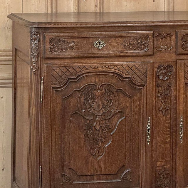 Early 20th Century Antique Country French Louis XIV Oak Buffet For Sale - Image 5 of 18