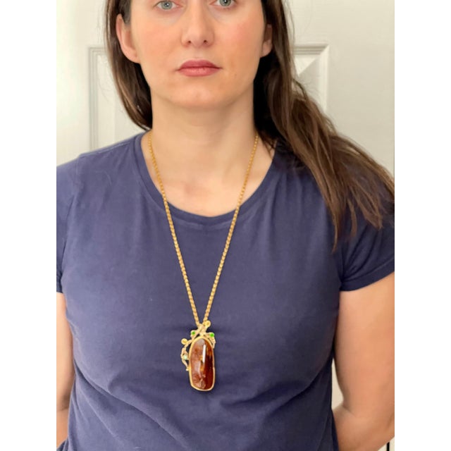 Natural Amber Tsavorite and Yellow Sapphire Necklace / Pin 18 Karat Yellow Gold For Sale - Image 13 of 18