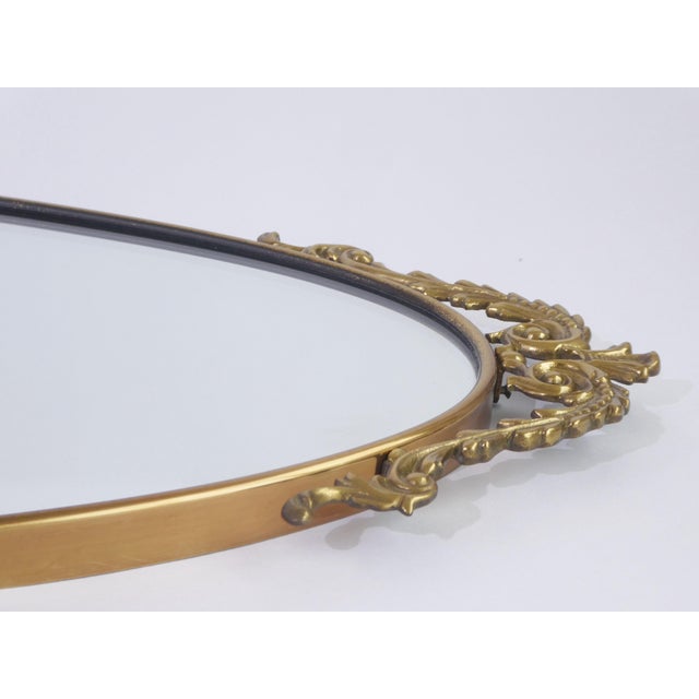 1960s Large Hollywood Regency Italian Oval Brass Wall Mirror with Ornament and Bow Tie, 1960s For Sale - Image 5 of 11