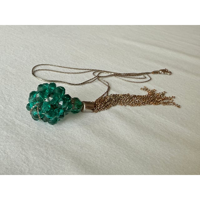 Art Deco Vintage Faceted Emerald Green Glass Pendant Tassle Necklace For Sale - Image 3 of 15