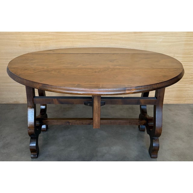 Spanish 20th Century Walnut Drop-Leaf Table with round Top and Lyre Legs For Sale - Image 10 of 18