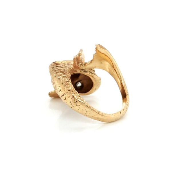 Mid 20th Century Mid 20th Century Diamond Emerald Fish Bypass Ring 14K Yellow Gold Size 5.5 For Sale - Image 5 of 6