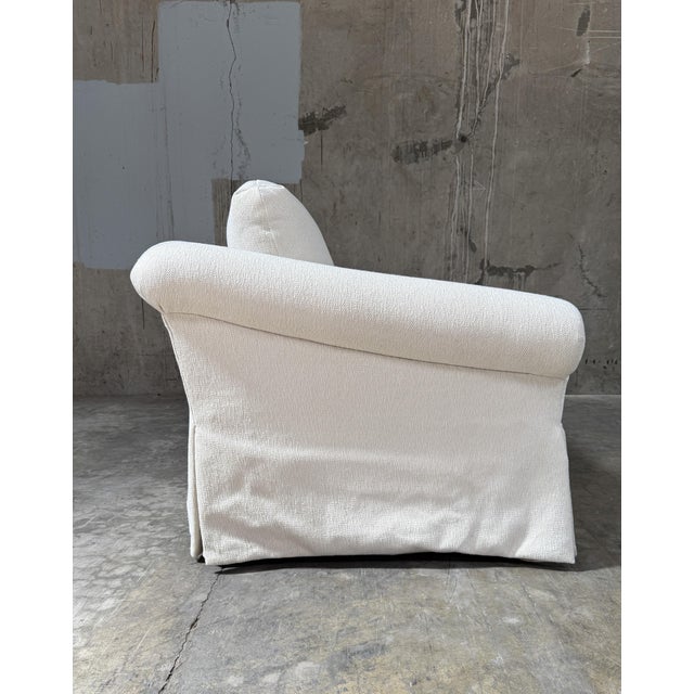 English Custom Designer Sourced White Sofa – Rolled Arm, Skirted Base For Sale - Image 3 of 9
