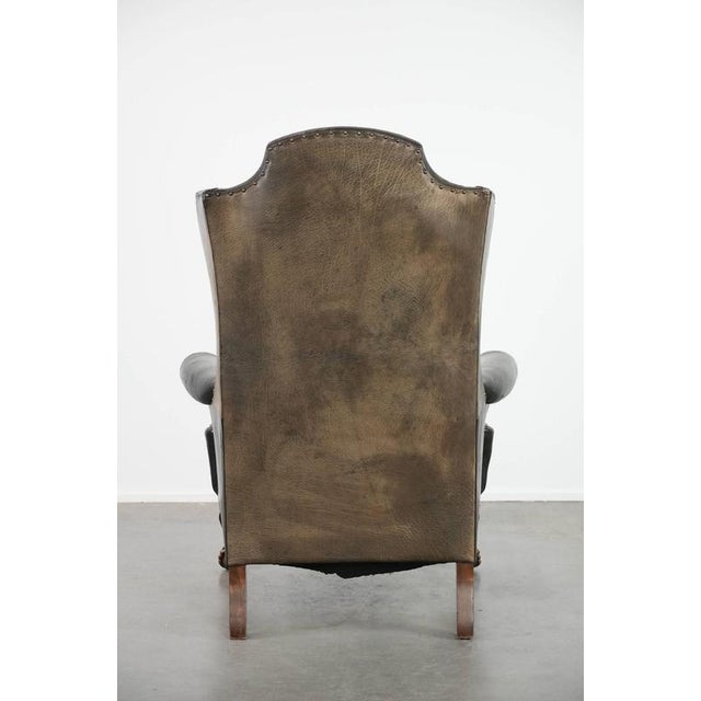 Large Antique English Cowhide Wing Chair, 1800s For Sale - Image 4 of 14