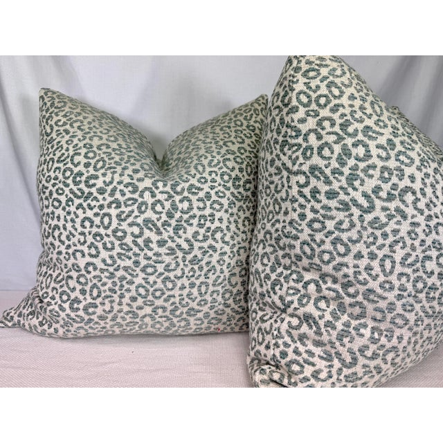 Transitional Colefax & Fowler "Baxter" in Forest 22" Pillows-a Pair For Sale - Image 3 of 3