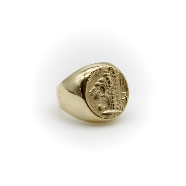 Gold 1990s Vintage 14k Gold Lion-Headed Coin Signet Ring, Size 9.75 For Sale - Image 8 of 10