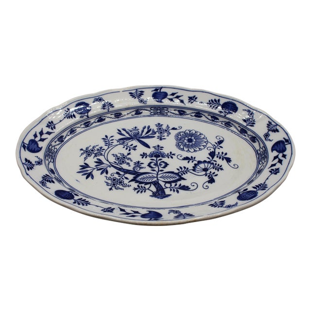 English C. 1891-1911 Wedgwood Onion Pattern Meat Platter For Sale