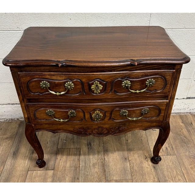 French Provincial Vintage French Provincial Louis XV Style Carved Commode Dresser Chest of Drawers For Sale - Image 3 of 12