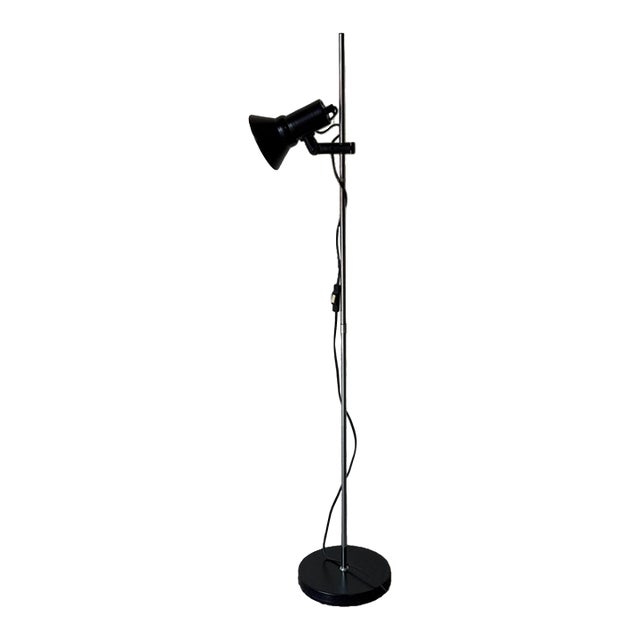 1960s Mid-Century Modern Black Metal Floor Lamp With Adjustable Spotlight For Sale