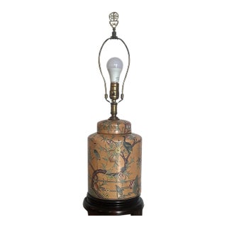 Vintage Chinoiserie Peach-Tone Tropical Images Porcelain Ginger Jar Table Lamp For Sale