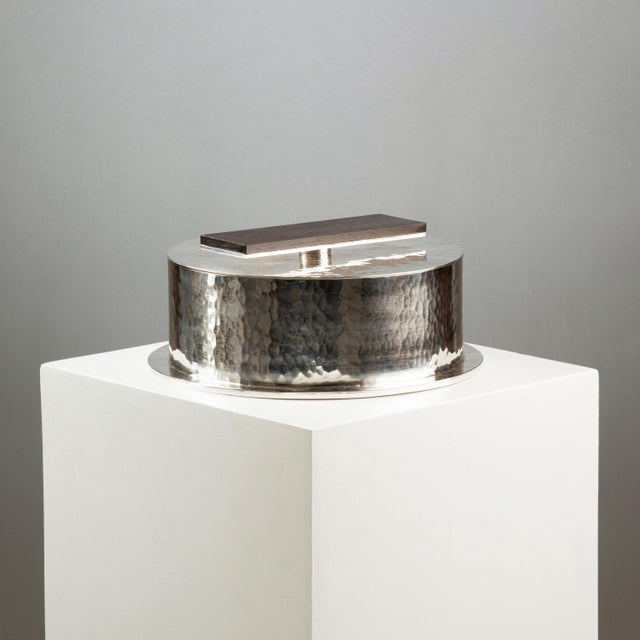 Large Circular Box in Hammered Silver-Plated Metal, 1950 For Sale - Image 6 of 6