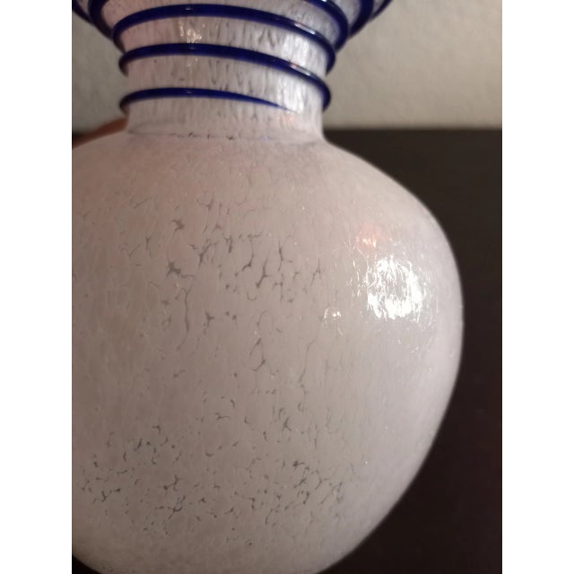 1980s Blown Spatter Bud Vase With Spiral Cobalt Blue Rigaree For Sale - Image 4 of 9